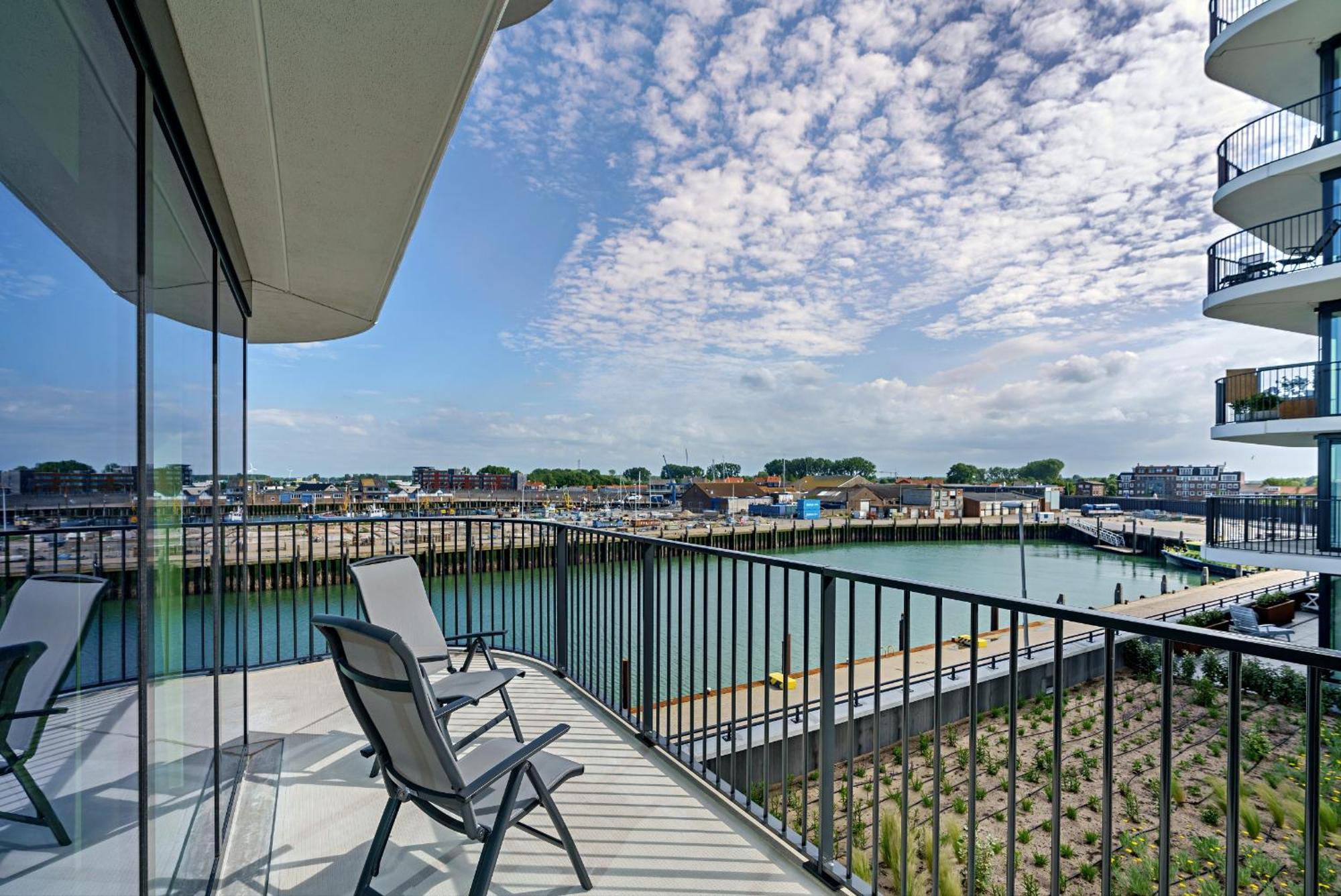 Apartment Pharos Residences Type Pearl , *